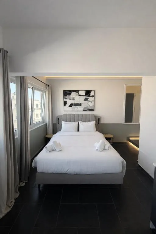 Junior Suite with City View, view 3